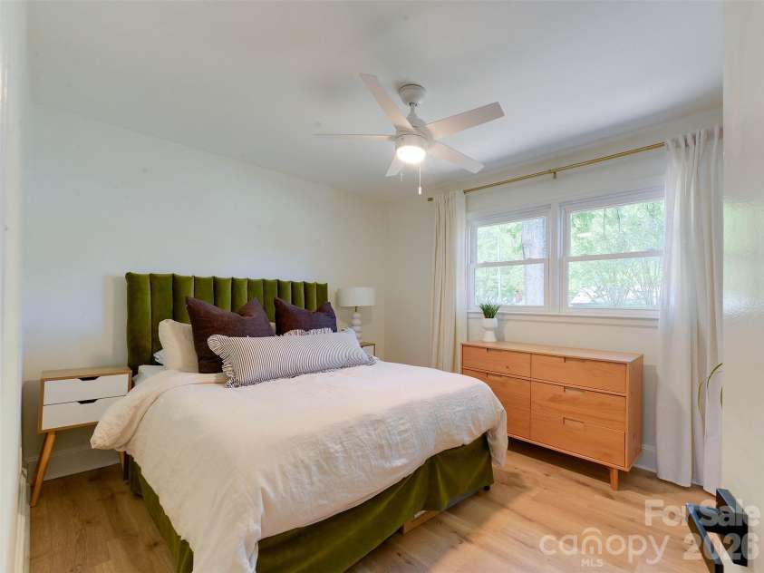 3228 Wicklow Place, Charlotte, NC 28205.  MLS# CAR4372130, YatesRealty ID 15933. 