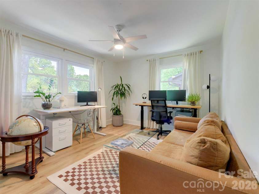 3228 Wicklow Place, Charlotte, NC 28205.  MLS# CAR4372130, YatesRealty ID 15933. 