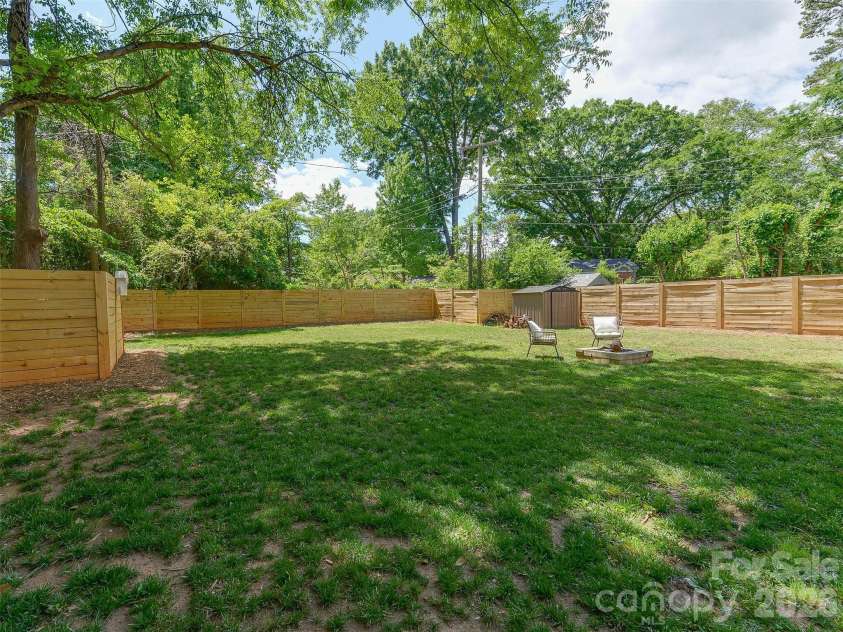 3228 Wicklow Place, Charlotte, NC 28205.  MLS# CAR4372130, YatesRealty ID 15933. 
