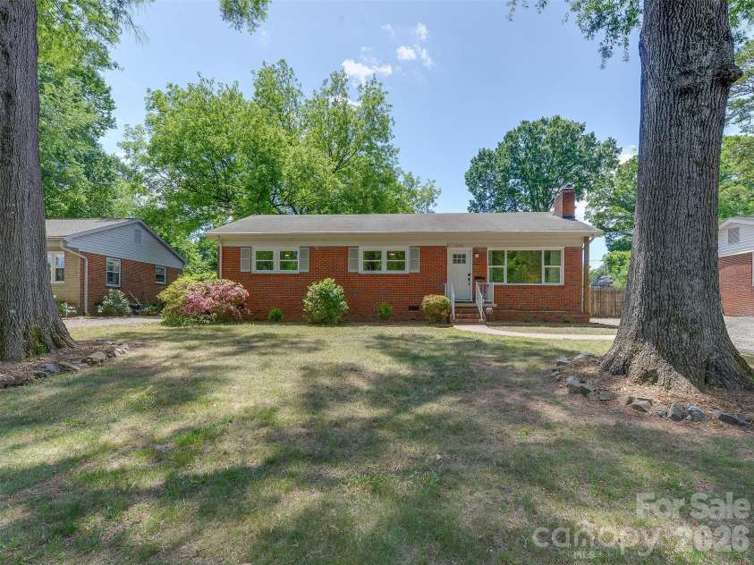 3228 Wicklow Place, Charlotte, NC 28205.  MLS# CAR4372130, YatesRealty ID 15933. 