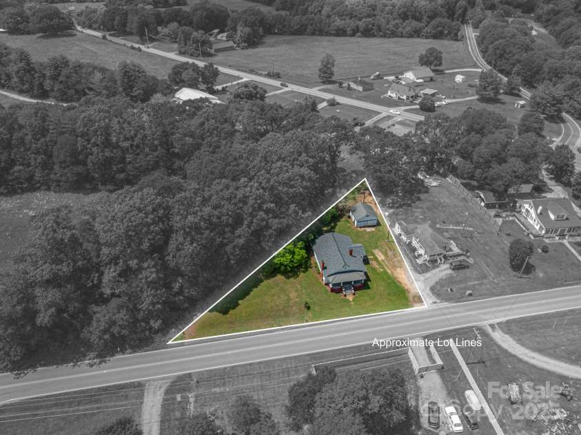 1070 NC 182 Highway, Lincolnton, NC 28092.  MLS# CAR4263938, YatesRealty ID 15935. Approximate Lot Lines