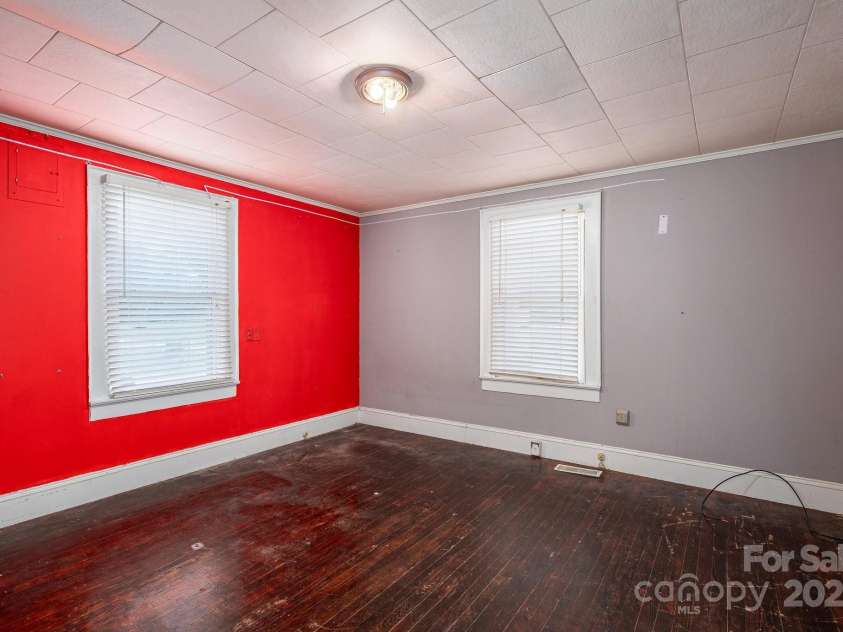 1070 NC 182 Highway, Lincolnton, NC 28092.  MLS# CAR4263938, YatesRealty ID 15935. Front Bonus