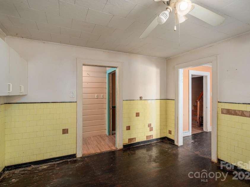 1070 NC 182 Highway, Lincolnton, NC 28092.  MLS# CAR4263938, YatesRealty ID 15935. Kitchen 3