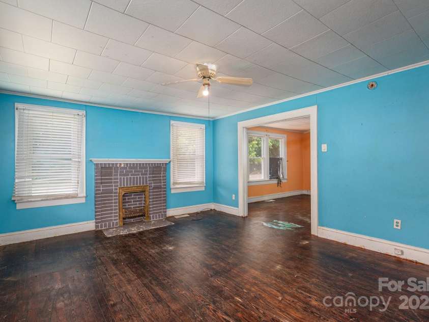 1070 NC 182 Highway, Lincolnton, NC 28092.  MLS# CAR4263938, YatesRealty ID 15935. Living Room