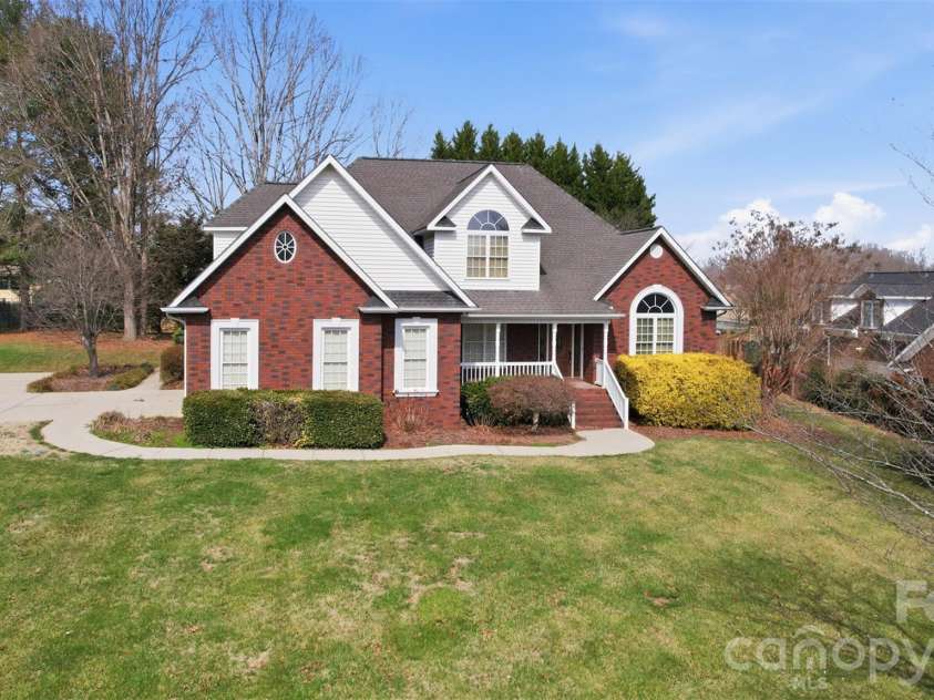 2488 Birdie Lane, Conover, NC 28613.  MLS# CAR4188247, YatesRealty ID 15935. 