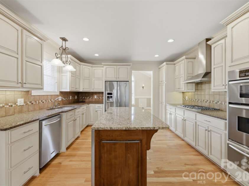 2488 Birdie Lane, Conover, NC 28613.  MLS# CAR4188247, YatesRealty ID 15935. 