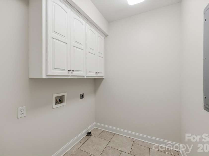 2488 Birdie Lane, Conover, NC 28613.  MLS# CAR4188247, YatesRealty ID 15935. 