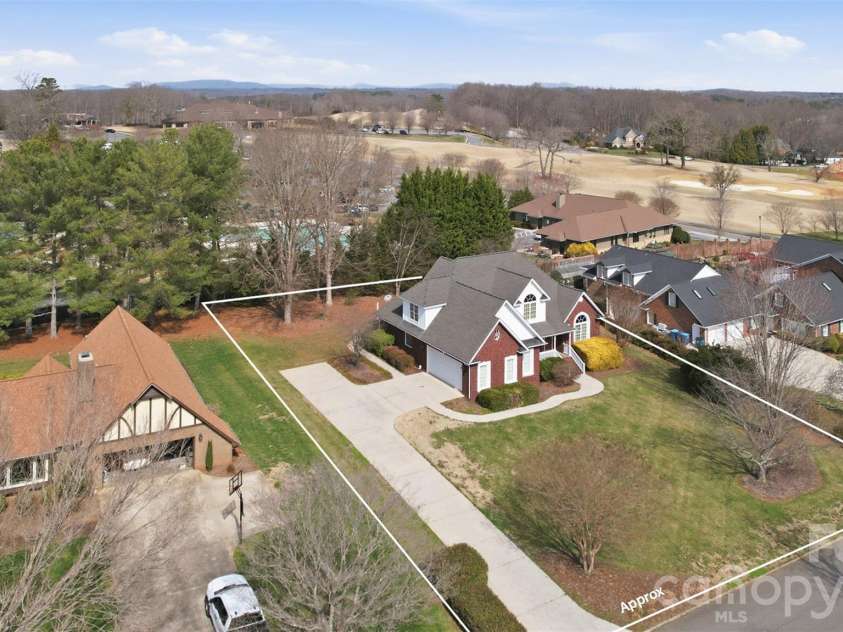 2488 Birdie Lane, Conover, NC 28613.  MLS# CAR4188247, YatesRealty ID 15935. 