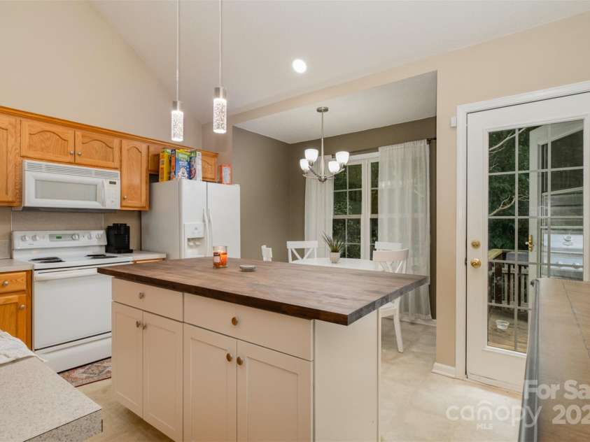 159 Pitts School Road, Concord, NC 28027.  MLS# CAR4292062, YatesRealty ID 15937. 