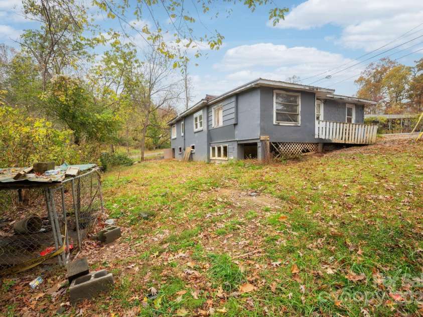 226 Mount Allen Heights, Black Mountain, NC 28711.  MLS# CAR4314784, YatesRealty ID 15937. 