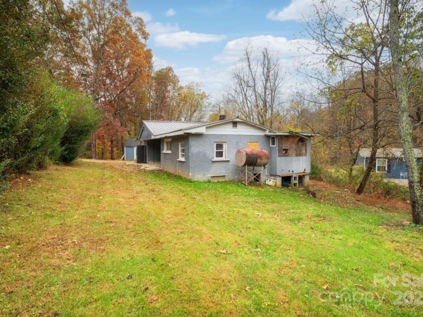226 Mount Allen Heights, Black Mountain, NC 28711.  MLS# CAR4314784, YatesRealty ID 15937. 