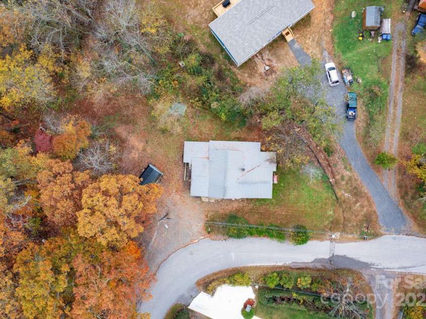 226 Mount Allen Heights, Black Mountain, NC 28711.  MLS# CAR4314784, YatesRealty ID 15937. 