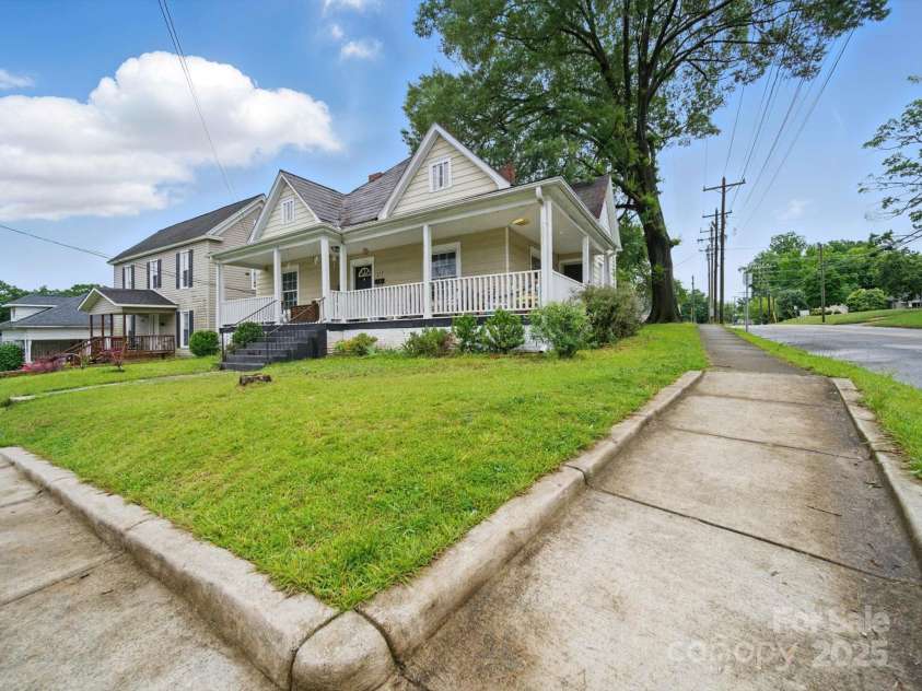 211 Rowan Avenue, Spencer, NC 28159.  MLS# CAR4265094, YatesRealty ID 15939. 