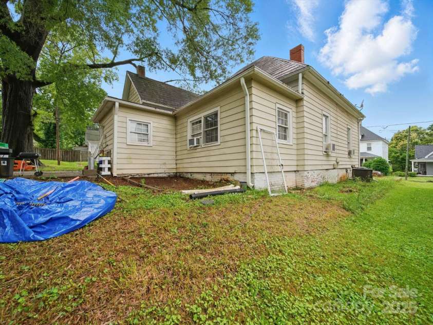 211 Rowan Avenue, Spencer, NC 28159.  MLS# CAR4265094, YatesRealty ID 15939. 