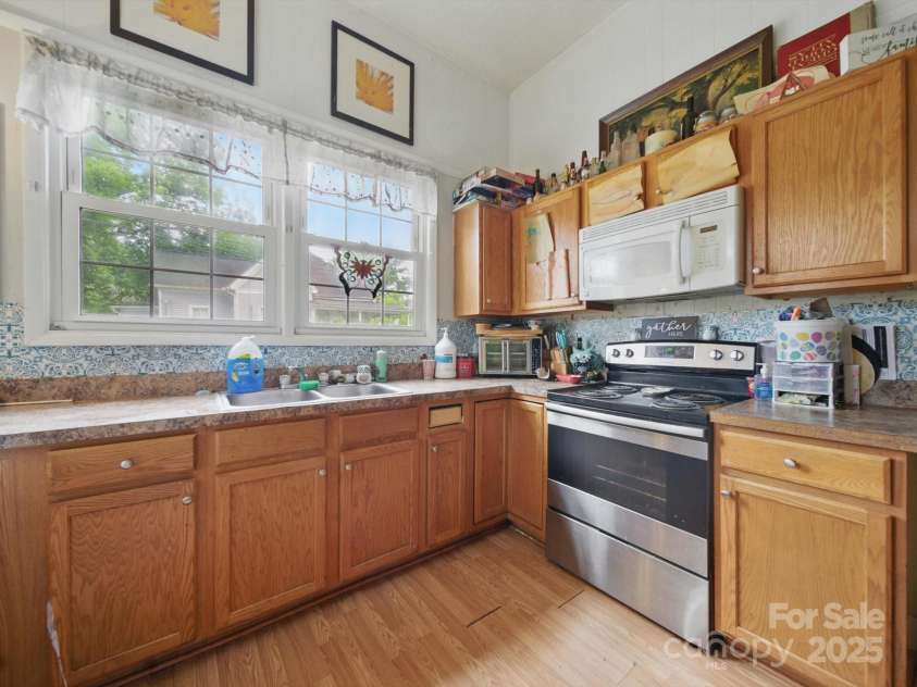 211 Rowan Avenue, Spencer, NC 28159.  MLS# CAR4265094, YatesRealty ID 15939. 