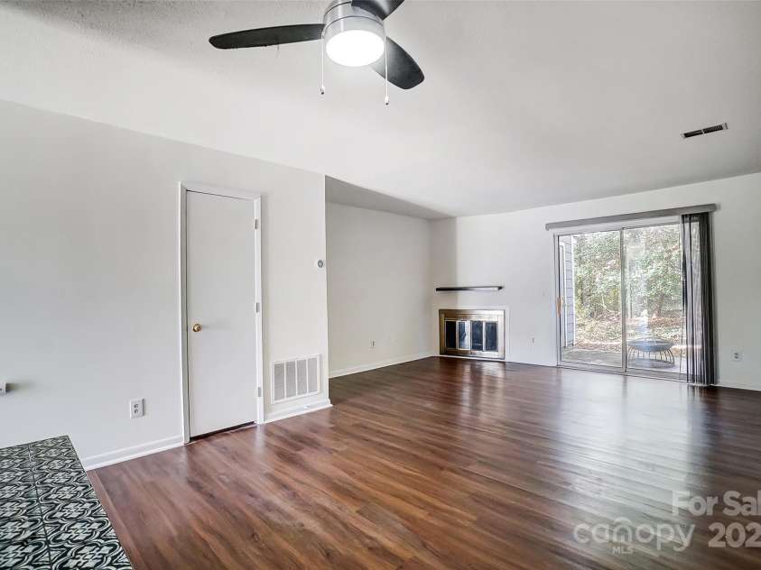 3109 Heathstead Place, Charlotte, NC 28210.  MLS# CAR4254075, YatesRealty ID 1594. 