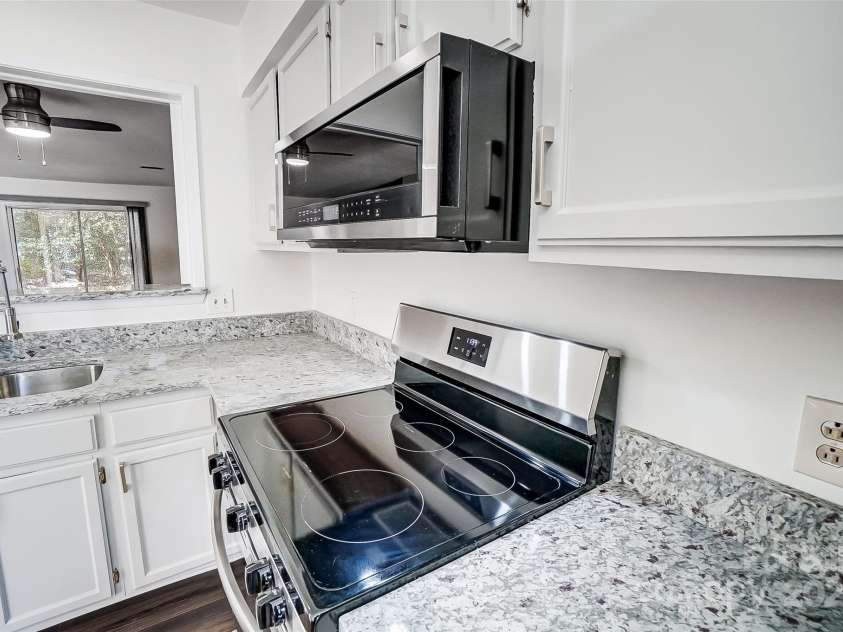 3109 Heathstead Place, Charlotte, NC 28210.  MLS# CAR4254075, YatesRealty ID 1594. 