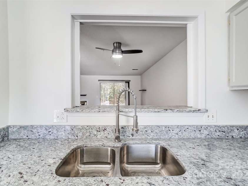 3109 Heathstead Place, Charlotte, NC 28210.  MLS# CAR4254075, YatesRealty ID 1594. 