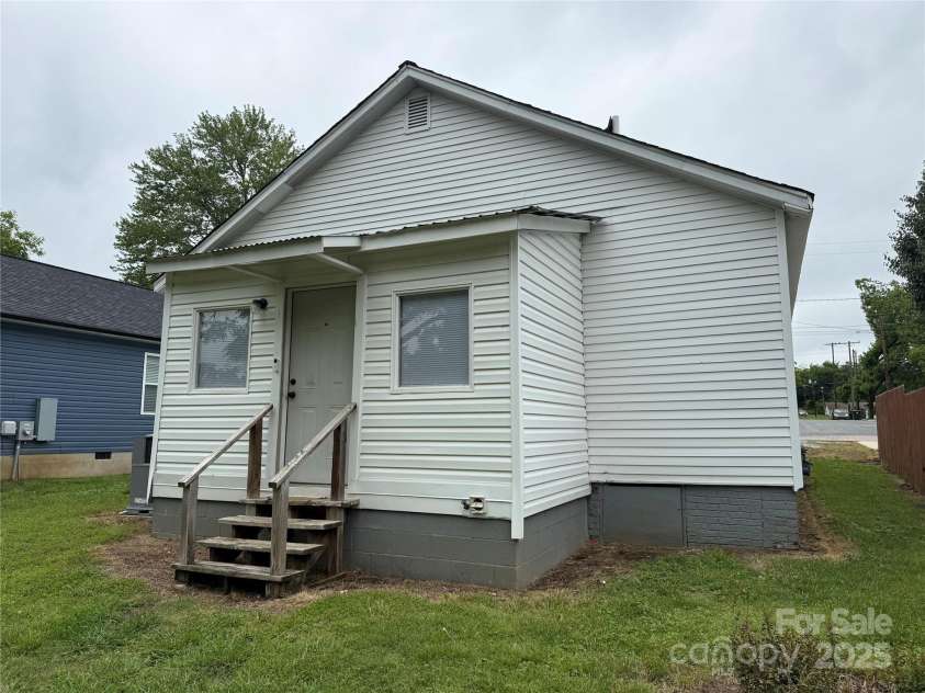 303 Southern Avenue, East Spencer, NC 28039.  MLS# CAR4264800, YatesRealty ID 15941. 