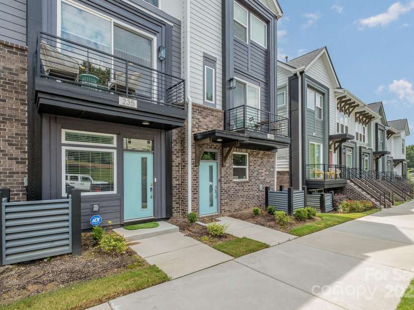 235 Bruns Avenue, Charlotte, NC 28208.  MLS# CAR4264083, YatesRealty ID 15943. 