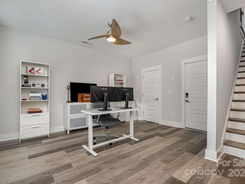 235 Bruns Avenue, Charlotte, NC 28208.  MLS# CAR4264083, YatesRealty ID 15943. 