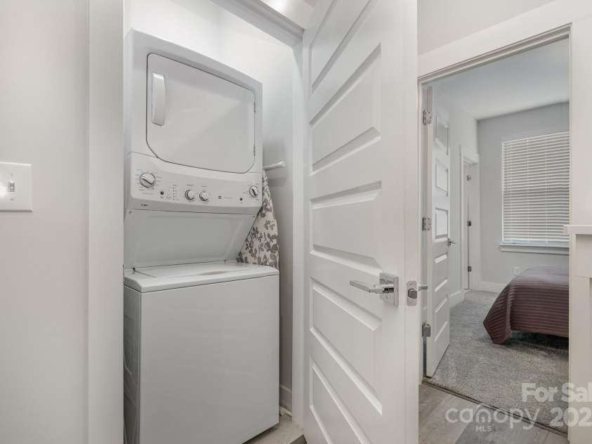 235 Bruns Avenue, Charlotte, NC 28208.  MLS# CAR4264083, YatesRealty ID 15943. 