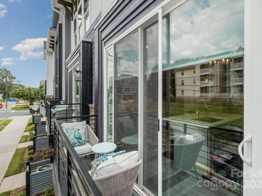 235 Bruns Avenue, Charlotte, NC 28208.  MLS# CAR4264083, YatesRealty ID 15943. 