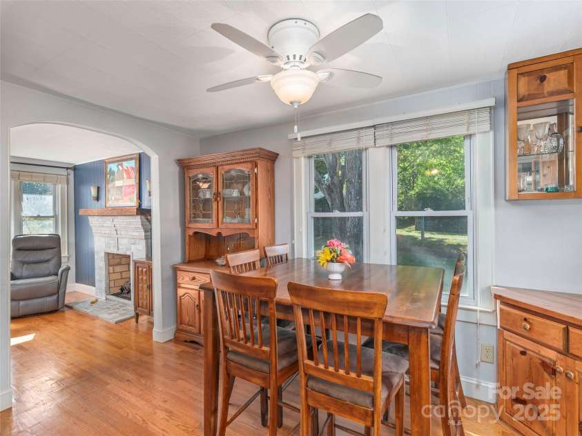 78 Hardin Lane, Clyde, NC 28721.  MLS# CAR4265146, YatesRealty ID 15944. 