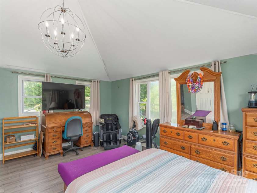 78 Hardin Lane, Clyde, NC 28721.  MLS# CAR4265146, YatesRealty ID 15944. 