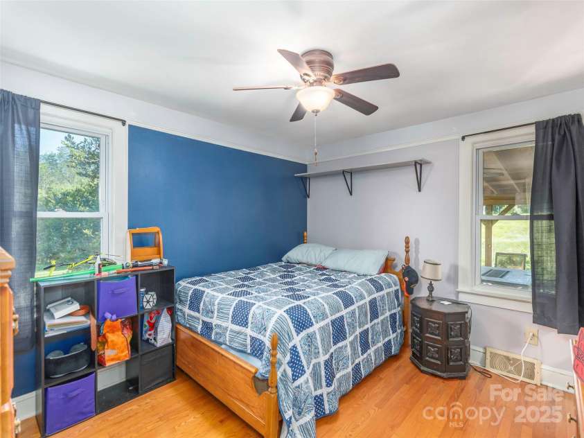 78 Hardin Lane, Clyde, NC 28721.  MLS# CAR4265146, YatesRealty ID 15944. 