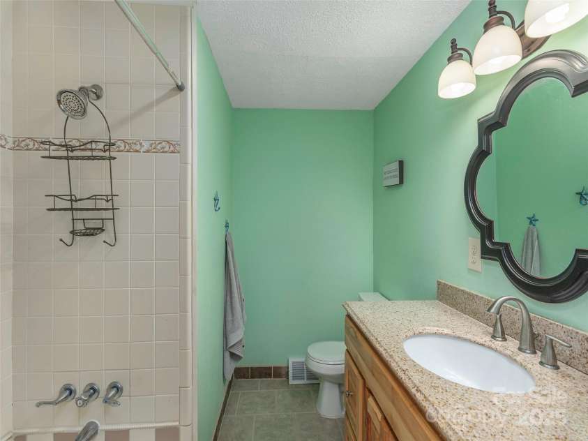 78 Hardin Lane, Clyde, NC 28721.  MLS# CAR4265146, YatesRealty ID 15944. 