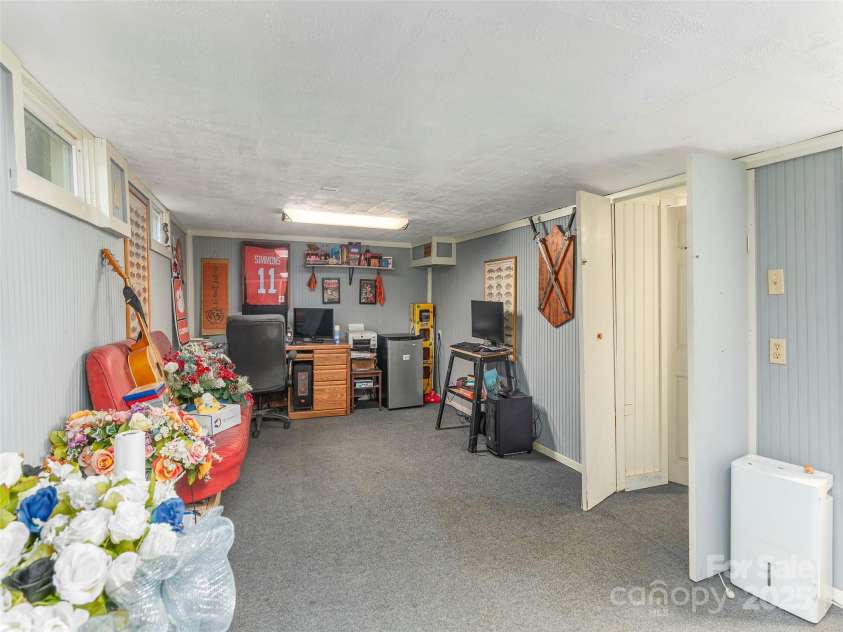 78 Hardin Lane, Clyde, NC 28721.  MLS# CAR4265146, YatesRealty ID 15944. 