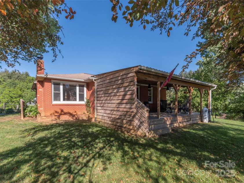 78 Hardin Lane, Clyde, NC 28721.  MLS# CAR4265146, YatesRealty ID 15944. 