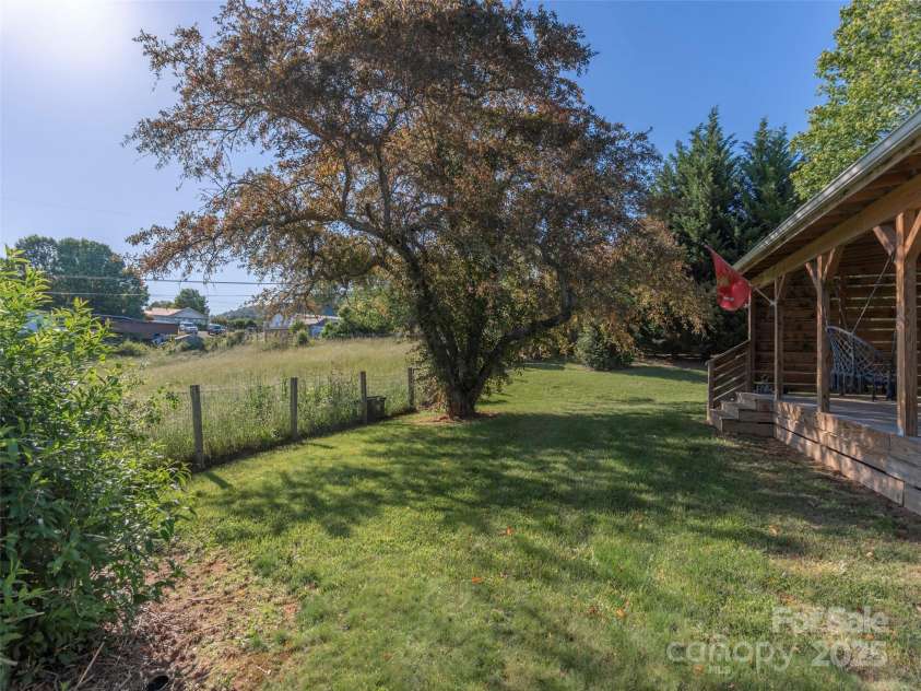 78 Hardin Lane, Clyde, NC 28721.  MLS# CAR4265146, YatesRealty ID 15944. 