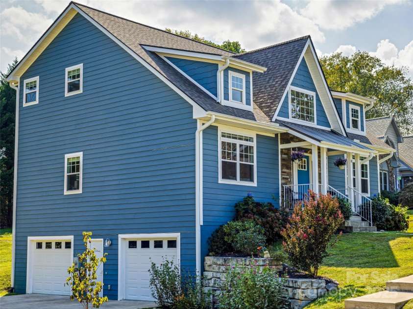 10 Warbler Drive, Fletcher, NC 28732.  MLS# CAR4333400, YatesRealty ID 15945. 