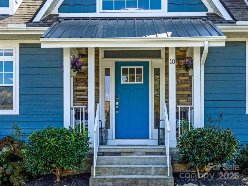 10 Warbler Drive, Fletcher, NC 28732.  MLS# CAR4333400, YatesRealty ID 15945. 