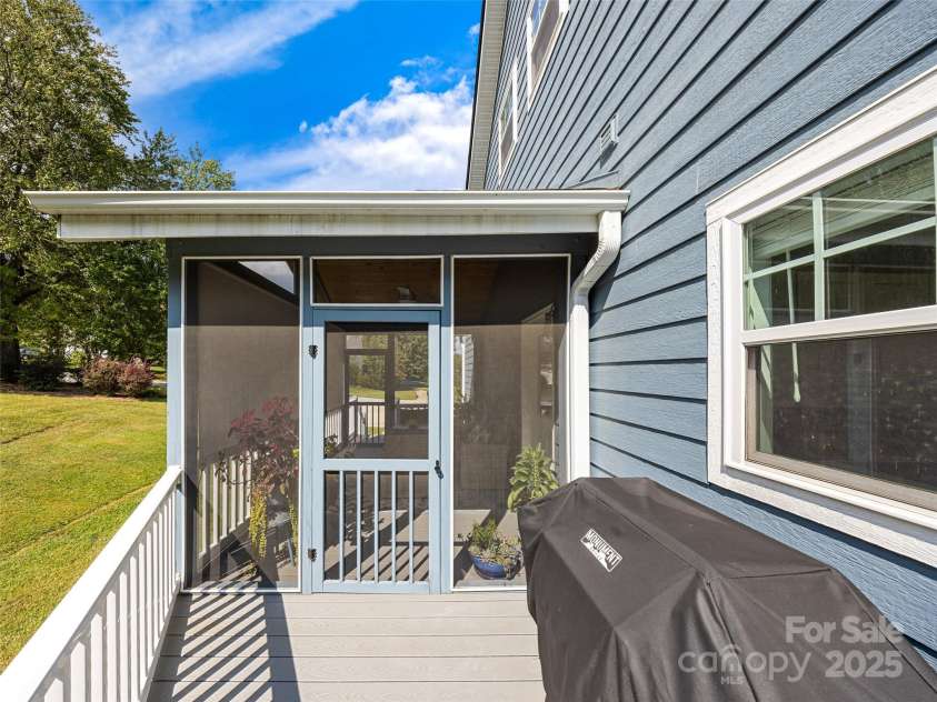 10 Warbler Drive, Fletcher, NC 28732.  MLS# CAR4333400, YatesRealty ID 15945. 