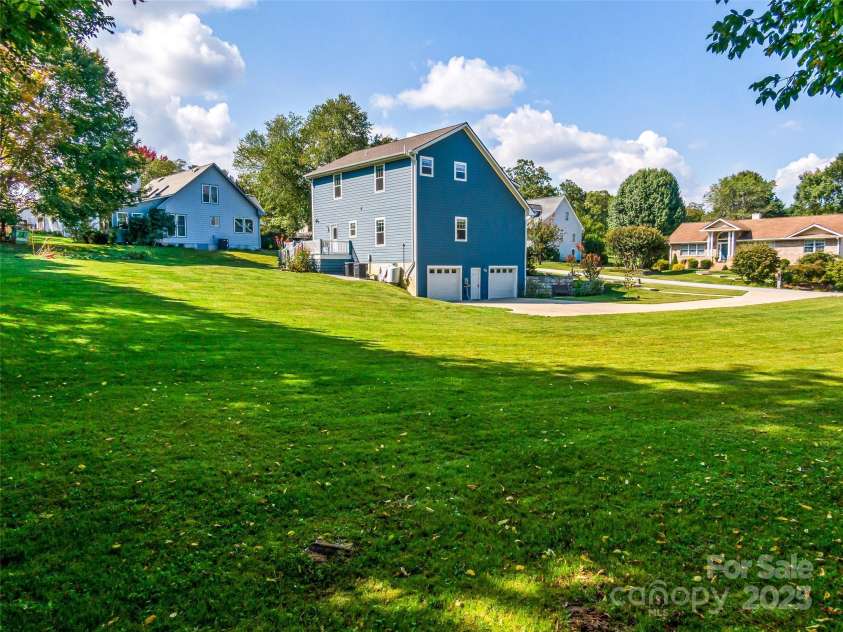 10 Warbler Drive, Fletcher, NC 28732.  MLS# CAR4333400, YatesRealty ID 15945. 