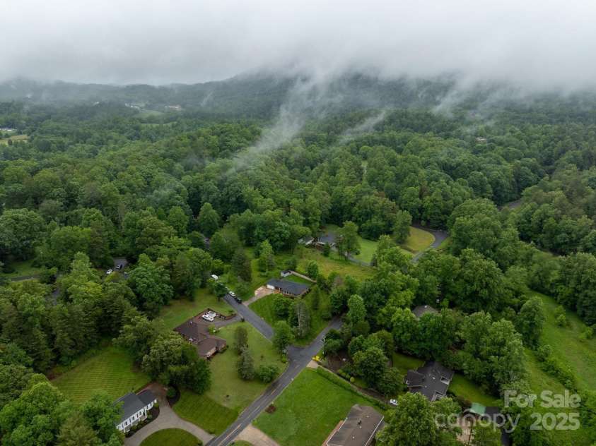 306 Tremont Park Circle, Lenoir, NC 28645.  MLS# CAR4264805, YatesRealty ID 15945. 