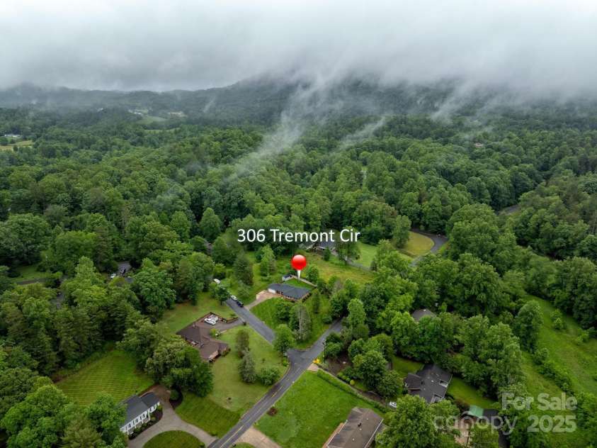 306 Tremont Park Circle, Lenoir, NC 28645.  MLS# CAR4264805, YatesRealty ID 15945. 