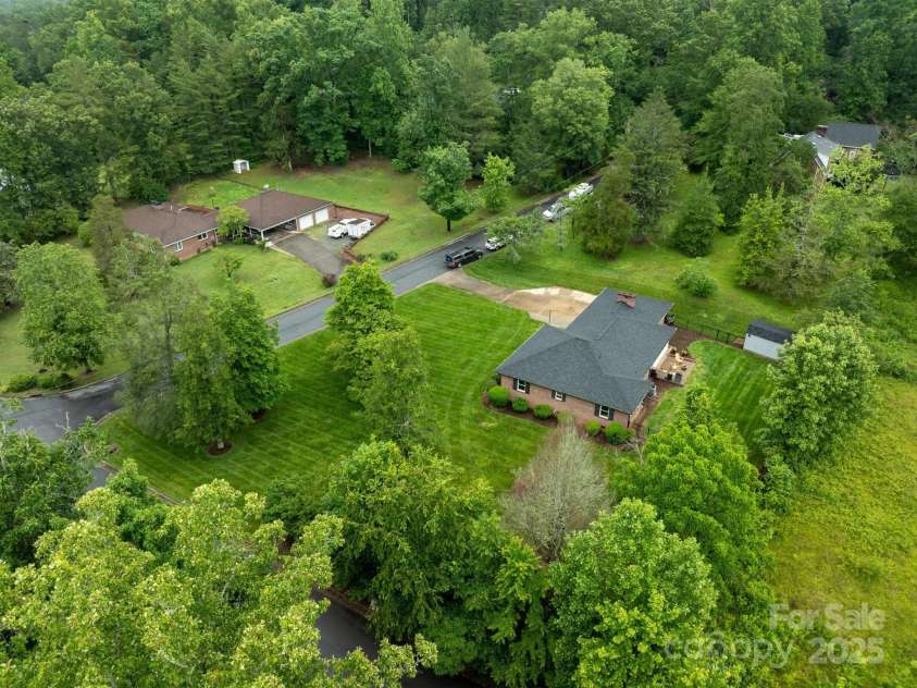 306 Tremont Park Circle, Lenoir, NC 28645.  MLS# CAR4264805, YatesRealty ID 15945. 