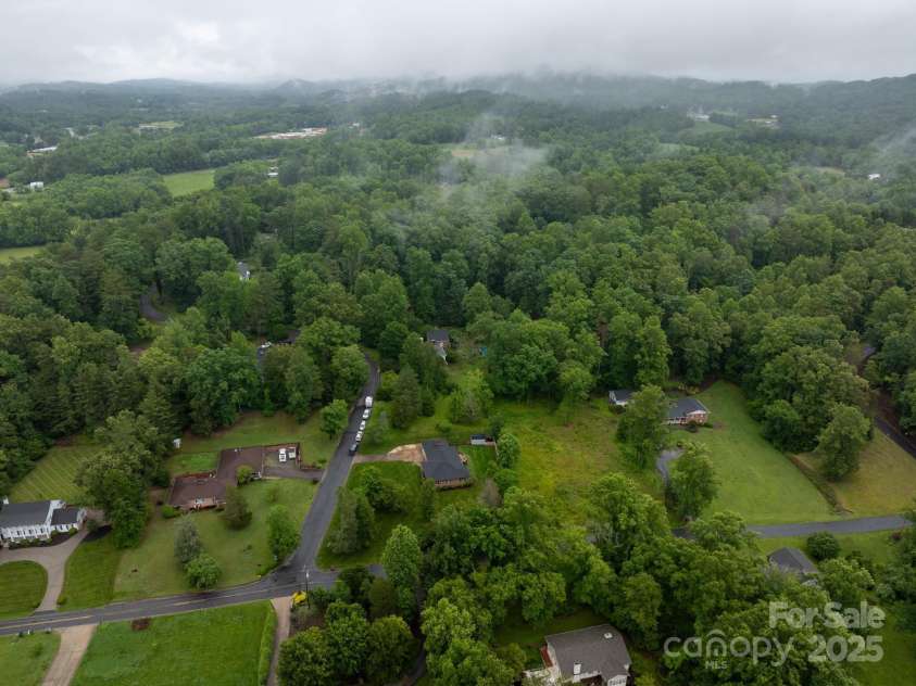 306 Tremont Park Circle, Lenoir, NC 28645.  MLS# CAR4264805, YatesRealty ID 15945. 