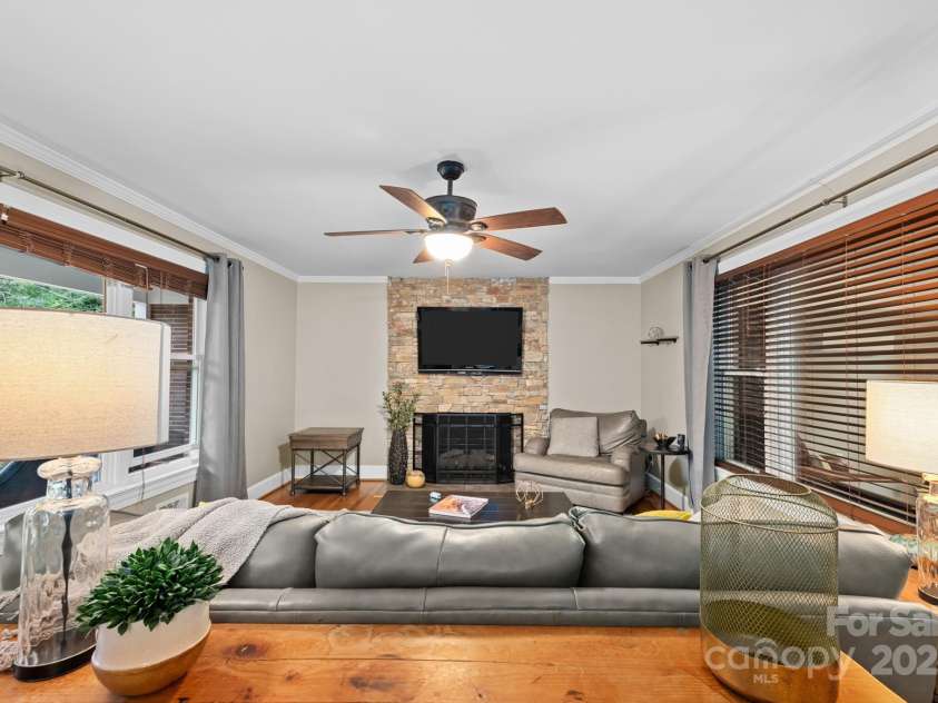 306 Tremont Park Circle, Lenoir, NC 28645.  MLS# CAR4264805, YatesRealty ID 15945. 