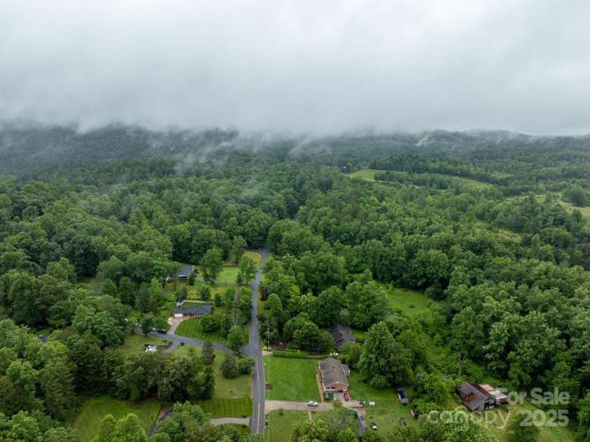 306 Tremont Park Circle, Lenoir, NC 28645.  MLS# CAR4264805, YatesRealty ID 15945. 