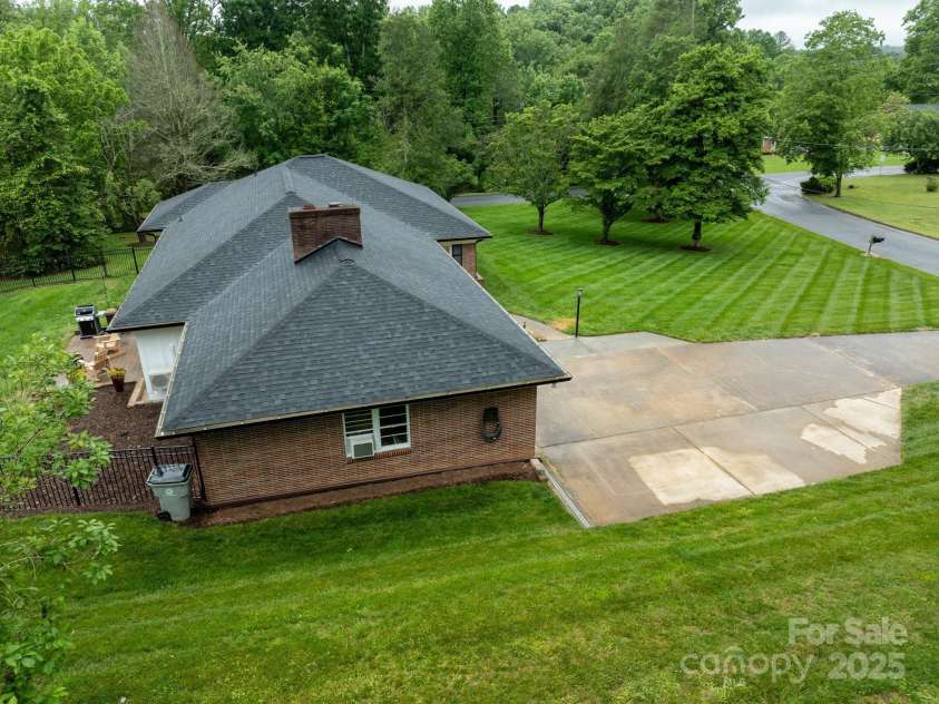 306 Tremont Park Circle, Lenoir, NC 28645.  MLS# CAR4264805, YatesRealty ID 15945. 