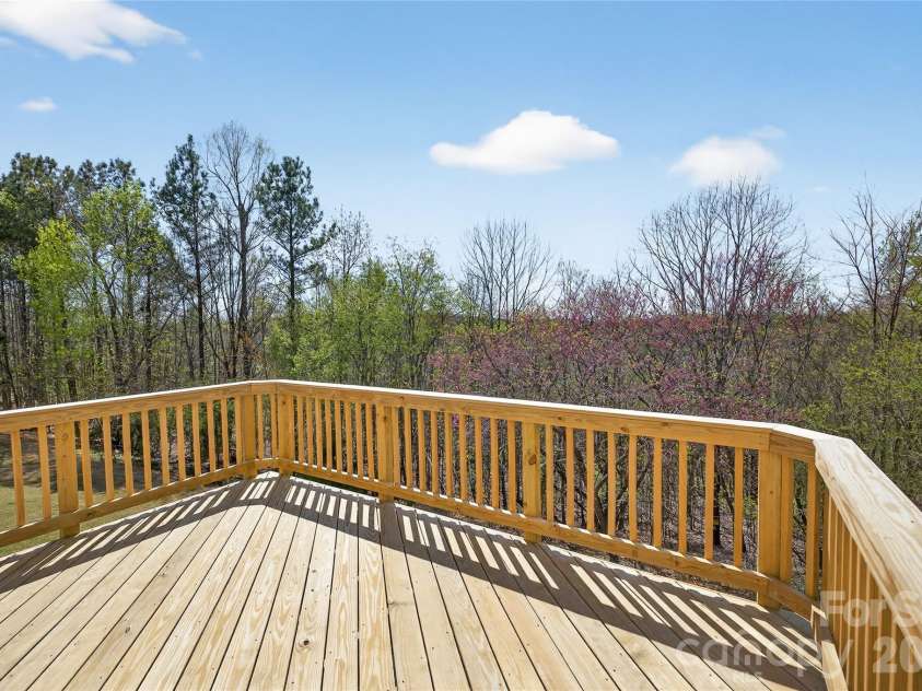 2410 Stonehaven Drive, Albemarle, NC 28001.  MLS# CAR4333450, YatesRealty ID 15946. 