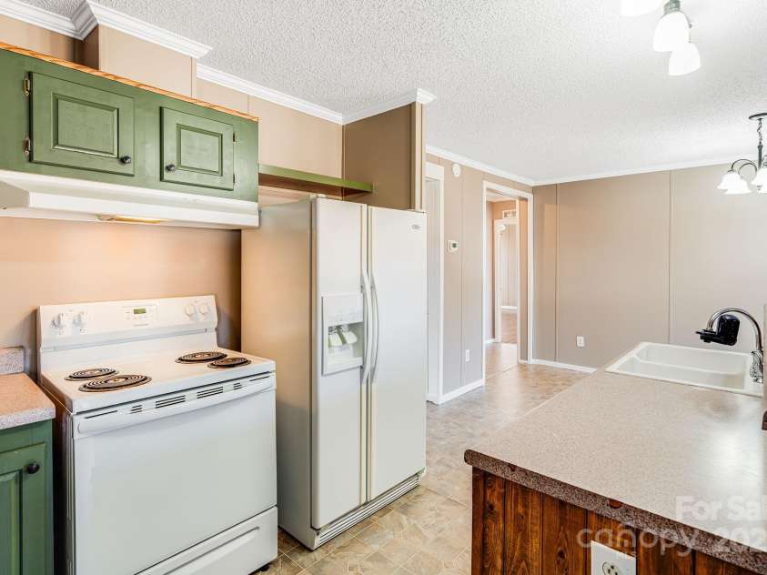 15 Cyrus Lane, Weaverville, NC 28787.  MLS# CAR4333784, YatesRealty ID 15947. 