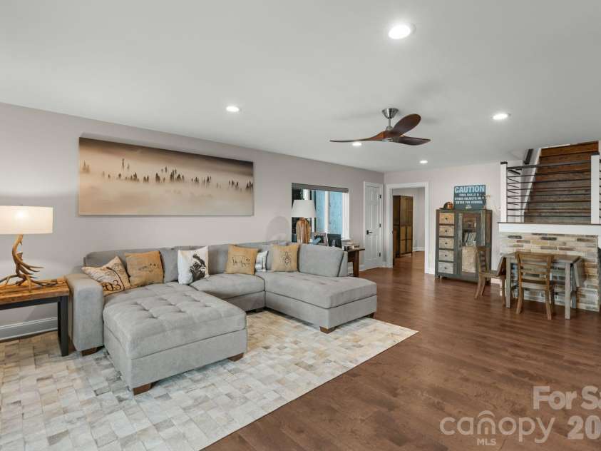 3302 Timber Trail, Asheville, NC 28804.  MLS# CAR4333678, YatesRealty ID 15948. So much space for spreading out