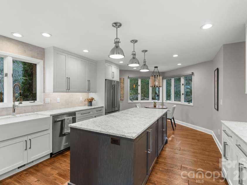3302 Timber Trail, Asheville, NC 28804.  MLS# CAR4333678, YatesRealty ID 15948. Stunning remodel with leathered countertop