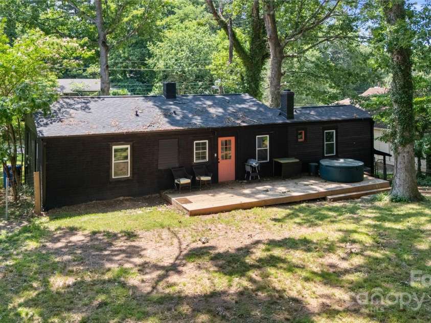 17 Springdale Avenue, Asheville, NC 28803.  MLS# CAR4261466, YatesRealty ID 15949. 